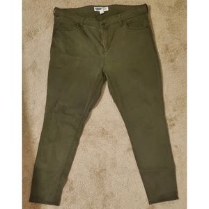 Old Navy Rock Star Super Skinny Jean size 16